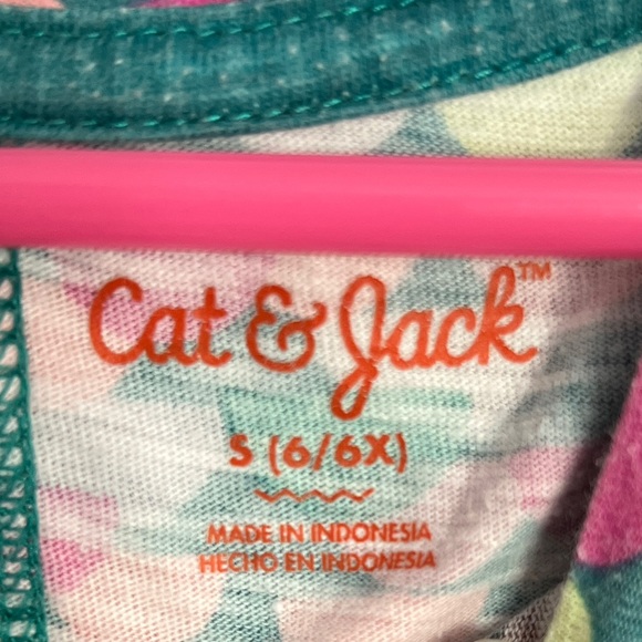 Cat & Jack girls mosaic top. Size 6/6x - Picture 2 of 4